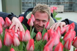 29-04-2015 SHOWBIZZ; TOM GROOT IS VERLIEFD OP ZIJN TULPEN,
foto: Albert den Iseger