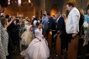 20-04-2015 SHOBIZZ; FRANS EN MARLOES DUIJTS DOEN ALLES VOOR HUN 3 PRINSESSEN. Alles werd uit de kast gehaald bij de eerste communie van de drie meiden. Jolanda,Wilhelmina en Alisha werden echt omgetoverd tot 3 prinsessen voor hun eerste communie. De exclusieve foto reportage deze week in weekblad Prive.
foto: Albert den Iseger