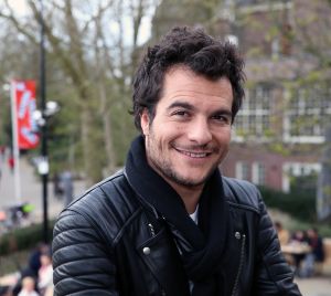 09-04-2016 SHOWBIZZ; DOUWE BOB TIJDENS PERSPRESENTATIE VAN EUROVISION IN HET VONDELPARK. 24 Landen-Deelnemers waren aanwezig en zouden in de Melkweg een concert geven.
foto: Albert den Iseger 