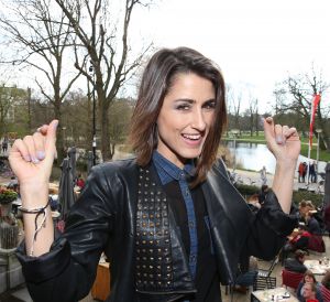 09-04-2016 SHOWBIZZ; DOUWE BOB TIJDENS PERSPRESENTATIE VAN EUROVISION IN HET VONDELPARK. 24 Landen-Deelnemers waren aanwezig en zouden in de Melkweg een concert geven.
foto: Albert den Iseger 