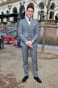 09-04-2016 SHOWBIZZ; DOUWE BOB TIJDENS PERSPRESENTATIE VAN EUROVISION IN HET VONDELPARK. 24 Landen-Deelnemers waren aanwezig en zouden in de Melkweg een concert geven.
foto: Albert den Iseger 