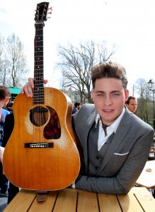 09-04-2016 SHOWBIZZ; DOUWE BOB TIJDENS PERSPRESENTATIE VAN EUROVISION IN HET VONDELPARK. 24 Landen-Deelnemers waren aanwezig en zouden in de Melkweg een concert geven.
foto: Albert den Iseger 