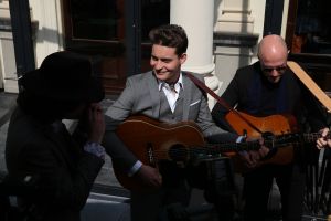 09-04-2016 SHOWBIZZ; DOUWE BOB TIJDENS PERSPRESENTATIE VAN EUROVISION IN HET VONDELPARK. 24 Landen-Deelnemers waren aanwezig en zouden in de Melkweg een concert geven.
foto: Albert den Iseger 