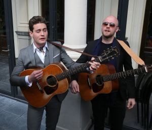 09-04-2016 SHOWBIZZ; DOUWE BOB TIJDENS PERSPRESENTATIE VAN EUROVISION IN HET VONDELPARK. 24 Landen-Deelnemers waren aanwezig en zouden in de Melkweg een concert geven.
foto: Albert den Iseger 