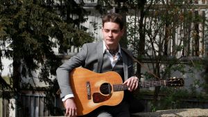 09-04-2016 SHOWBIZZ; DOUWE BOB TIJDENS PERSPRESENTATIE VAN EUROVISION IN HET VONDELPARK. 24 Landen-Deelnemers waren aanwezig en zouden in de Melkweg een concert geven.
foto: Albert den Iseger 