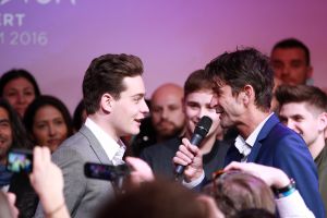 09-04-2016 SHOWBIZZ; DOUWE BOB TIJDENS PERSPRESENTATIE VAN EUROVISION IN HET VONDELPARK. 24 Landen-Deelnemers waren aanwezig en zouden in de Melkweg een concert geven.
foto: Albert den Iseger 