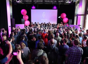 09-04-2016 SHOWBIZZ; DOUWE BOB TIJDENS PERSPRESENTATIE VAN EUROVISION IN HET VONDELPARK. 24 Landen-Deelnemers waren aanwezig en zouden in de Melkweg een concert geven.
foto: Albert den Iseger 