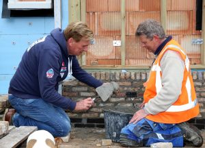 31-03-2016 SHOWBIZZ; HENNY HUISMAN BOUWT NIEUW HUIS. Henny Huisman is druk met het bouwen van een nieuw ZAANS huis. Zijn boerderij is verkocht en Henny en Lia wilde wat kleiner gaan wonen maar wel in hun vertrouwde omgeving Bakkum.
foto: Albert den Iseger  