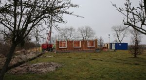 31-03-2016 SHOWBIZZ; HENNY HUISMAN BOUWT NIEUW HUIS. Henny Huisman is druk met het bouwen van een nieuw ZAANS huis. Zijn boerderij is verkocht en Henny en Lia wilde wat kleiner gaan wonen maar wel in hun vertrouwde omgeving Bakkum.
foto: Albert den Iseger  