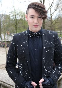 09-04-2016 SHOWBIZZ; DOUWE BOB TIJDENS PERSPRESENTATIE VAN EUROVISION IN HET VONDELPARK. 24 Landen-Deelnemers waren aanwezig en zouden in de Melkweg een concert geven.
foto: Albert den Iseger 