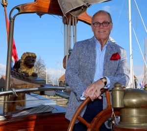 12-04-2016 SHOWBIZZ; JOOP BRAAKHEKKE IS JARIG EN WORD 75 JAAR. En op zijn verjaardag doopt zijn 106 jarige moeder LOUISE zijn nieuwe boot, DE STOUTE LOUISE in Hindeloopen. 
foto: Albert den Iseger