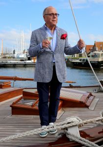 12-04-2016 SHOWBIZZ; JOOP BRAAKHEKKE IS JARIG EN WORD 75 JAAR. En op zijn verjaardag doopt zijn 106 jarige moeder LOUISE zijn nieuwe boot, DE STOUTE LOUISE in Hindeloopen. 
foto: Albert den Iseger