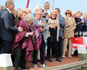 12-04-2016 SHOWBIZZ; JOOP BRAAKHEKKE IS JARIG EN WORD 75 JAAR. En op zijn verjaardag doopt zijn 106 jarige moeder LOUISE zijn nieuwe boot, DE STOUTE LOUISE in Hindeloopen. 
foto: Albert den Iseger