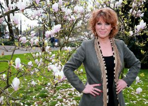 14-04-2016 SHOWBIZZ; MYRNA GOOSSENS GAAT COMMERCIEEL OP DE BANK.
foto: Albert den Iseger