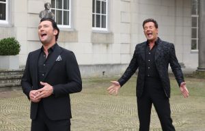 03-04-2017 SHOWBIZZ; GERARD JOLING EN TINO MARTIN MAKEN VIDEO CLIP. Gerard en Tino hebben samen het nummer LAAT ME LEVEN ingezongen en daarbij hoort natuurlijk een videoclip. Deze werd gemaakt op landgoed HUIS DE VOORST in EEFDE. Het is werkelijk een prachtig nummer geworden en Gerard en Tino zijn er erg blij mee. 10 April a.s.komt het nummer uit en is de video clip te zien. foto: Albert den Iseger