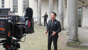 03-04-2017 SHOWBIZZ; GERARD JOLING EN TINO MARTIN MAKEN VIDEO CLIP. Gerard en Tino hebben samen het nummer LAAT ME LEVEN ingezongen en daarbij hoort natuurlijk een videoclip. Deze werd gemaakt op landgoed HUIS DE VOORST in EEFDE. Het is werkelijk een prachtig nummer geworden en Gerard en Tino zijn er erg blij mee. 10 April a.s.komt het nummer uit en is de video clip te zien. foto: Albert den Iseger