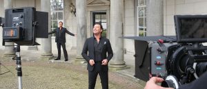 03-04-2017 SHOWBIZZ; GERARD JOLING EN TINO MARTIN MAKEN VIDEO CLIP. Gerard en Tino hebben samen het nummer LAAT ME LEVEN ingezongen en daarbij hoort natuurlijk een videoclip. Deze werd gemaakt op landgoed HUIS DE VOORST in EEFDE. Het is werkelijk een prachtig nummer geworden en Gerard en Tino zijn er erg blij mee. 10 April a.s.komt het nummer uit en is de video clip te zien. foto: Albert den Iseger