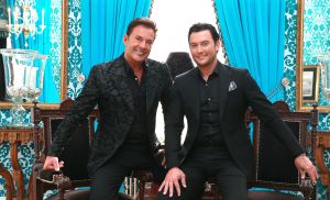 03-04-2017 SHOWBIZZ; GERARD JOLING EN TINO MARTIN MAKEN VIDEO CLIP. Gerard en Tino hebben samen het nummer LAAT ME LEVEN ingezongen en daarbij hoort natuurlijk een videoclip. Deze werd gemaakt op landgoed HUIS DE VOORST in EEFDE. Het is werkelijk een prachtig nummer geworden en Gerard en Tino zijn er erg blij mee. 10 April a.s.komt het nummer uit en is de video clip te zien. foto: Albert den Iseger