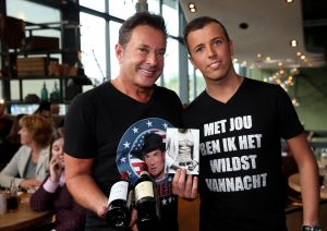 18-04-2017 SHOWBIZZ; GERARD JOLING OP HANDEN GEDRAGEN DOOR ZIJN TROUWSTE FANS. Gerard Joling organiseerde een fans diner om zo zijn fans te bedanken. Het werd weer een waar JOLING feest.
foto: Albert den Iseger