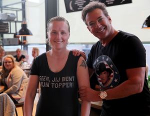 18-04-2017 SHOWBIZZ; GERARD JOLING OP HANDEN GEDRAGEN DOOR ZIJN TROUWSTE FANS. Gerard Joling organiseerde een fans diner om zo zijn fans te bedanken. Het werd weer een waar JOLING feest.
foto: Albert den Iseger