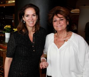 09-04-2018 SHOWBIZZ; THE STRONG WOMAN AWARD 2018 IS GEWONNEN DOOR ANNEMARIE VAN GAAL. In Grand Hotel Huis ter Duin te noordwijk was dit jaar de verkiezing van the strong woman of 2018. Vele bekende dames uit de Showbizz waren aanwezig. Annemarie van Gaal won de Award die werd uitgereikt door Bibian Mental de winnares van vorig jaar. Betty de Groot kan weer terug kijken op een gezellige en heerlijk middag. foto: Albert den Iseger