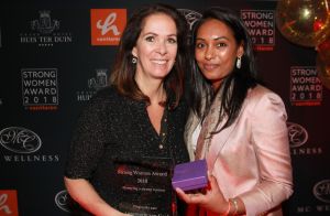 09-04-2018 SHOWBIZZ; THE STRONG WOMAN AWARD 2018 IS GEWONNEN DOOR ANNEMARIE VAN GAAL. In Grand Hotel Huis ter Duin te noordwijk was dit jaar de verkiezing van the strong woman of 2018. Vele bekende dames uit de Showbizz waren aanwezig. Annemarie van Gaal won de Award die werd uitgereikt door Bibian Mental de winnares van vorig jaar. Betty de Groot kan weer terug kijken op een gezellige en heerlijk middag.
foto: Albert den Iseger