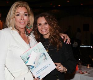 09-04-2018 SHOWBIZZ; THE STRONG WOMAN AWARD 2018 IS GEWONNEN DOOR ANNEMARIE VAN GAAL. In Grand Hotel Huis ter Duin te noordwijk was dit jaar de verkiezing van the strong woman of 2018. Vele bekende dames uit de Showbizz waren aanwezig. Annemarie van Gaal won de Award die werd uitgereikt door Bibian Mental de winnares van vorig jaar. Betty de Groot kan weer terug kijken op een gezellige en heerlijk middag.
foto: Albert den Iseger