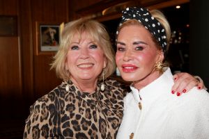 09-04-2018 SHOWBIZZ; THE STRONG WOMAN AWARD 2018 IS GEWONNEN DOOR ANNEMARIE VAN GAAL. In Grand Hotel Huis ter Duin te noordwijk was dit jaar de verkiezing van the strong woman of 2018. Vele bekende dames uit de Showbizz waren aanwezig. Annemarie van Gaal won de Award die werd uitgereikt door Bibian Mental de winnares van vorig jaar. Betty de Groot kan weer terug kijken op een gezellige en heerlijk middag. foto: Albert den Iseger