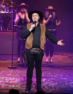 07-04-2018 SHOWBIZZ; FRANS BAUER TOUR DE FRANS IN NEDERLAND EN BELGIE. Een uitverkocht succes zijn de concerten van Frans Bauer in Nederland en Belgie, DE TOUR DE FRANS concerten. Een verslag van een van deze concerten ziet u in deze fotoreportage.
foto: Albert den Iseger