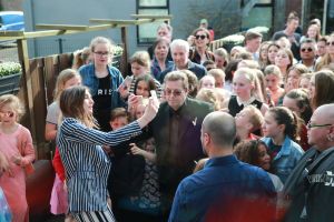 08-04-2018 SHOWBIZZ; MAAN DE STEENWINKEL BEGINT ZOMER MET EIGEN IJSMAANCARONS. Maan heeft deze zomer haar eigen Maanijscarons in wel 3 verschillende smaken. Ijssalon DI FIORENTINA te Heiloo verkoopt ze.
foto: Albert den Iseger