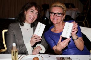 09-04-2018 SHOWBIZZ; THE STRONG WOMAN AWARD 2018 IS GEWONNEN DOOR ANNEMARIE VAN GAAL. In Grand Hotel Huis ter Duin te noordwijk was dit jaar de verkiezing van the strong woman of 2018. Vele bekende dames uit de Showbizz waren aanwezig. Annemarie van Gaal won de Award die werd uitgereikt door Bibian Mental de winnares van vorig jaar. Betty de Groot kan weer terug kijken op een gezellige en heerlijk middag.
foto: Albert den Iseger