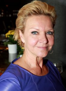 09-04-2018 SHOWBIZZ; THE STRONG WOMAN AWARD 2018 IS GEWONNEN DOOR ANNEMARIE VAN GAAL. In Grand Hotel Huis ter Duin te noordwijk was dit jaar de verkiezing van the strong woman of 2018. Vele bekende dames uit de Showbizz waren aanwezig. Annemarie van Gaal won de Award die werd uitgereikt door Bibian Mental de winnares van vorig jaar. Betty de Groot kan weer terug kijken op een gezellige en heerlijk middag. foto: Albert den Iseger