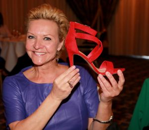 09-04-2018 SHOWBIZZ; THE STRONG WOMAN AWARD 2018 IS GEWONNEN DOOR ANNEMARIE VAN GAAL. In Grand Hotel Huis ter Duin te noordwijk was dit jaar de verkiezing van the strong woman of 2018. Vele bekende dames uit de Showbizz waren aanwezig. Annemarie van Gaal won de Award die werd uitgereikt door Bibian Mental de winnares van vorig jaar. Betty de Groot kan weer terug kijken op een gezellige en heerlijk middag.
foto: Albert den Iseger