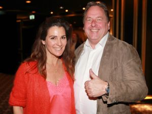 09-04-2018 SHOWBIZZ; THE STRONG WOMAN AWARD 2018 IS GEWONNEN DOOR ANNEMARIE VAN GAAL. In Grand Hotel Huis ter Duin te noordwijk was dit jaar de verkiezing van the strong woman of 2018. Vele bekende dames uit de Showbizz waren aanwezig. Annemarie van Gaal won de Award die werd uitgereikt door Bibian Mental de winnares van vorig jaar. Betty de Groot kan weer terug kijken op een gezellige en heerlijk middag.
foto: Albert den Iseger