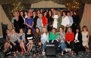 09-04-2018 SHOWBIZZ; THE STRONG WOMAN AWARD 2018 IS GEWONNEN DOOR ANNEMARIE VAN GAAL. In Grand Hotel Huis ter Duin te noordwijk was dit jaar de verkiezing van the strong woman of 2018. Vele bekende dames uit de Showbizz waren aanwezig. Annemarie van Gaal won de Award die werd uitgereikt door Bibian Mental de winnares van vorig jaar. Betty de Groot kan weer terug kijken op een gezellige en heerlijk middag.
foto: Albert den Iseger