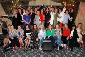 09-04-2018 SHOWBIZZ; THE STRONG WOMAN AWARD 2018 IS GEWONNEN DOOR ANNEMARIE VAN GAAL. In Grand Hotel Huis ter Duin te noordwijk was dit jaar de verkiezing van the strong woman of 2018. Vele bekende dames uit de Showbizz waren aanwezig. Annemarie van Gaal won de Award die werd uitgereikt door Bibian Mental de winnares van vorig jaar. Betty de Groot kan weer terug kijken op een gezellige en heerlijk middag.
foto: Albert den Iseger