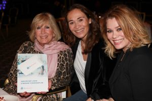 09-04-2018 SHOWBIZZ; THE STRONG WOMAN AWARD 2018 IS GEWONNEN DOOR ANNEMARIE VAN GAAL. In Grand Hotel Huis ter Duin te noordwijk was dit jaar de verkiezing van the strong woman of 2018. Vele bekende dames uit de Showbizz waren aanwezig. Annemarie van Gaal won de Award die werd uitgereikt door Bibian Mental de winnares van vorig jaar. Betty de Groot kan weer terug kijken op een gezellige en heerlijk middag.
foto: Albert den Iseger