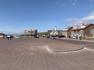 14-04-2020 LAATSTE NIEUWS; EGMOND AAN ZEE NA DE PASEN LEEG EN VERLATEN. Na het prachtige paas weekend is Egmond aan zee nog steeds leeg en verlaten. Winkels zijn grotendeels dicht en alles is in de greep van de CORONA maatregelen. Zal het ooit weer zonnig en gezellig worden.Of word het een CORONA periode van een heel lange tijd.
foto: Albert den Iseger