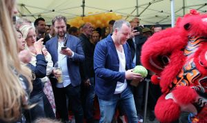 19-06-2015 SHOWBIZZ; RON BLAUW OPENT ZIJN GASTOBAR IN AMSTERDAM.
foto: Albert den Iseger