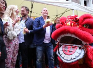 19-06-2015 SHOWBIZZ; RON BLAUW OPENT ZIJN GASTOBAR IN AMSTERDAM.
foto: Albert den Iseger