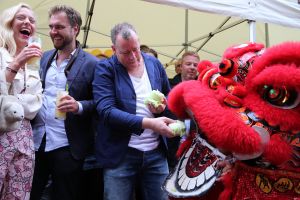 19-06-2015 SHOWBIZZ; RON BLAUW OPENT ZIJN GASTOBAR IN AMSTERDAM.
foto: Albert den Iseger