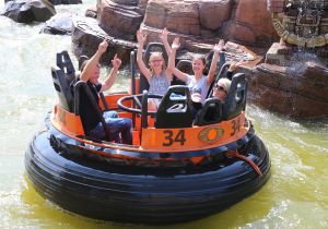 09-08-2015 SHOWBIZZ; WOLTER KROES UNDER CONTROL IN EFTELING.
foto: Albert den Iseger