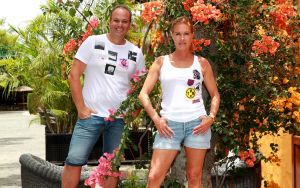 11-08-2017 SHOWBIZZ; FRANS EN MARISKA BAUER TERUG OP DE CANARISCHE EILANDEN. Na enkele jaren naar andere landen te zijn geweest is het voor de familie BAUER weer terug waar de vakanties zijn begonnen LAS PALMAS. Het voelt als thuis komen. Heerlijk hotel en vriendelijke mensen, lekker weer een een voortreffelijk hotel. Dat is anno 2017 vakantie voor de BAUERS.
foto: Albert den Iseger