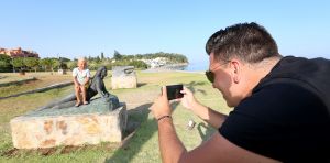 15-08-2018 SHOWBIZZ; JAN ZIT IS THUIS AAN DE COSTA. Jan Smit zit toch vaak thuis aan de Costa in in Zuid Spanje. Nu dat er vakantie is zit hij samen met Liza, dochter Emma en zoon Senn heerlijk aan de Spaanse Costa. PRIVE was uitgenodigd en wij gingen op visite.
foto: Albert den Iseger