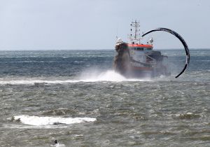 06-08-2019 NIEUWS. ZANDSUPPLETIE VOOR DE KUST VAN EGMOND AAN ZEE. De zandsuppletie voor de kust van Egmond en Bergen is bijna voltooid. De sleephopperzuigers hebben ongeveer 2.5 miljoen kuub zand  gestort voor de kust om een nieuwe zandbank te creeeren. Hiermede wordt de kust versterkt.
foto: Albert den Iseger