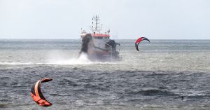 06-08-2019 NIEUWS. ZANDSUPPLETIE VOOR DE KUST VAN EGMOND AAN ZEE. De zandsuppletie voor de kust van Egmond en Bergen is bijna voltooid. De sleephopperzuigers hebben ongeveer 2.5 miljoen kuub zand  gestort voor de kust om een nieuwe zandbank te creeeren. Hiermede wordt de kust versterkt.
foto: Albert den Iseger