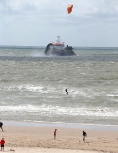 06-08-2019 NIEUWS. ZANDSUPPLETIE VOOR DE KUST VAN EGMOND AAN ZEE. De zandsuppletie voor de kust van Egmond en Bergen is bijna voltooid. De sleephopperzuigers hebben ongeveer 2.5 miljoen kuub zand  gestort voor de kust om een nieuwe zandbank te creeeren. Hiermede wordt de kust versterkt.
foto: Albert den Iseger