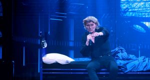 11-08-2019 SHOWBIZZ; HANS KLOK STILL GOING VERY STRONG IN LAS VEGAS. Vrijwel elke avond volle bak in het Excalibur theater. Hans en zijn team doen een show van 70 minuten en dan gaat iedereen met volle verbazing terug naar zijn slot machines in het immense grote Excalibur hotel, 4200 kamers en duizenden slot machines.
foto: Albert den Iseger