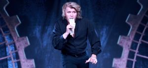 11-08-2019 SHOWBIZZ; HANS KLOK STILL GOING VERY STRONG IN LAS VEGAS. Vrijwel elke avond volle bak in het Excalibur theater. Hans en zijn team doen een show van 70 minuten en dan gaat iedereen met volle verbazing terug naar zijn slot machines in het immense grote Excalibur hotel, 4200 kamers en duizenden slot machines.
foto: Albert den Iseger