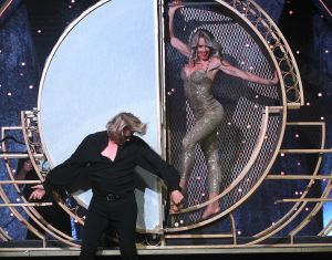 11-08-2019 SHOWBIZZ; HANS KLOK STILL GOING VERY STRONG IN LAS VEGAS. Vrijwel elke avond volle bak in het Excalibur theater. Hans en zijn team doen een show van 70 minuten en dan gaat iedereen met volle verbazing terug naar zijn slot machines in het immense grote Excalibur hotel, 4200 kamers en duizenden slot machines.
foto: Albert den Iseger